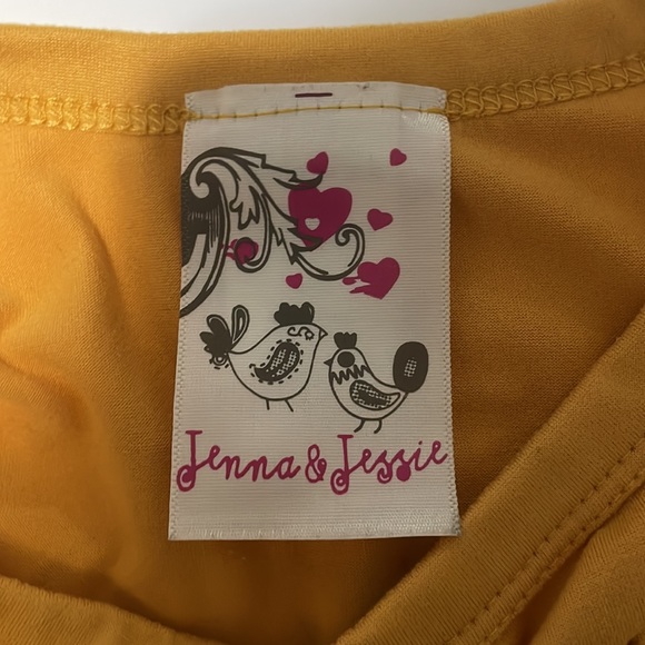 Jenna & Jessie T-Shirt - Picture 4 of 5